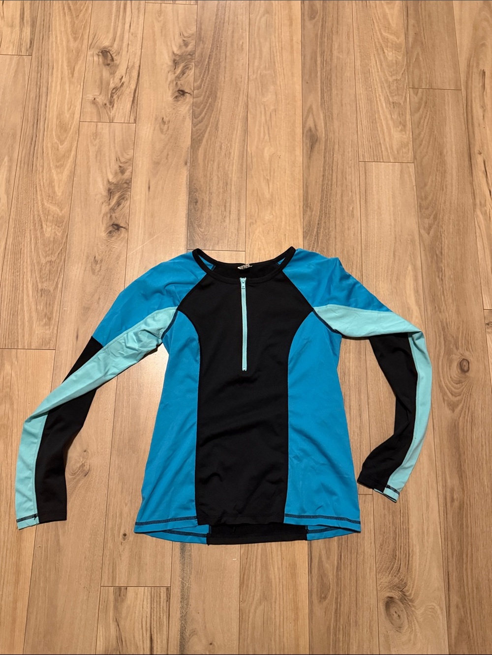 Roxy Women's Long Sleeve Swim Top in Black and Teal